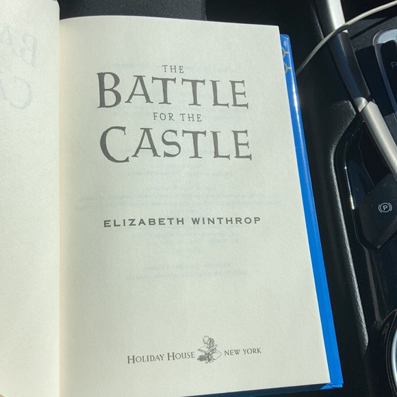 “The battle for the castle” hardback novel - Picture 12 of 12